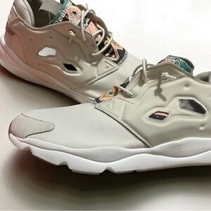 Reebok Light Gray Sneakers with White Soles